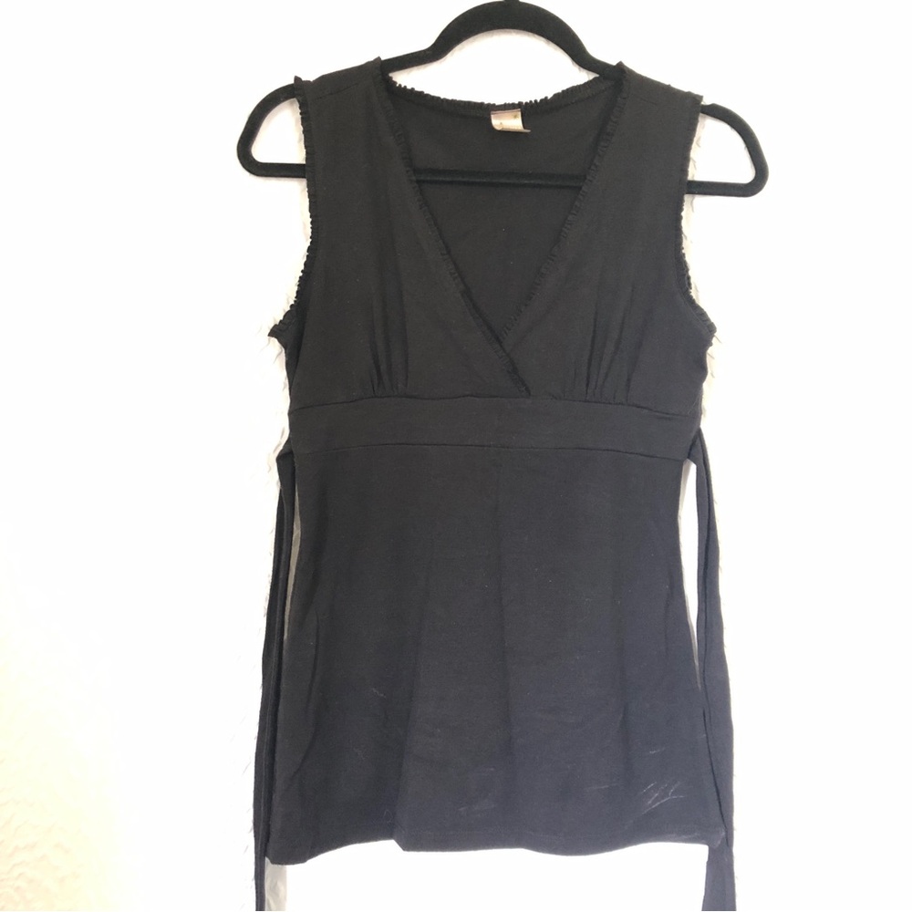 Premier black top women’s with tie